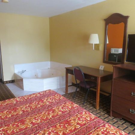 La Grange Executive Inn And Suites Oda fotoğraf