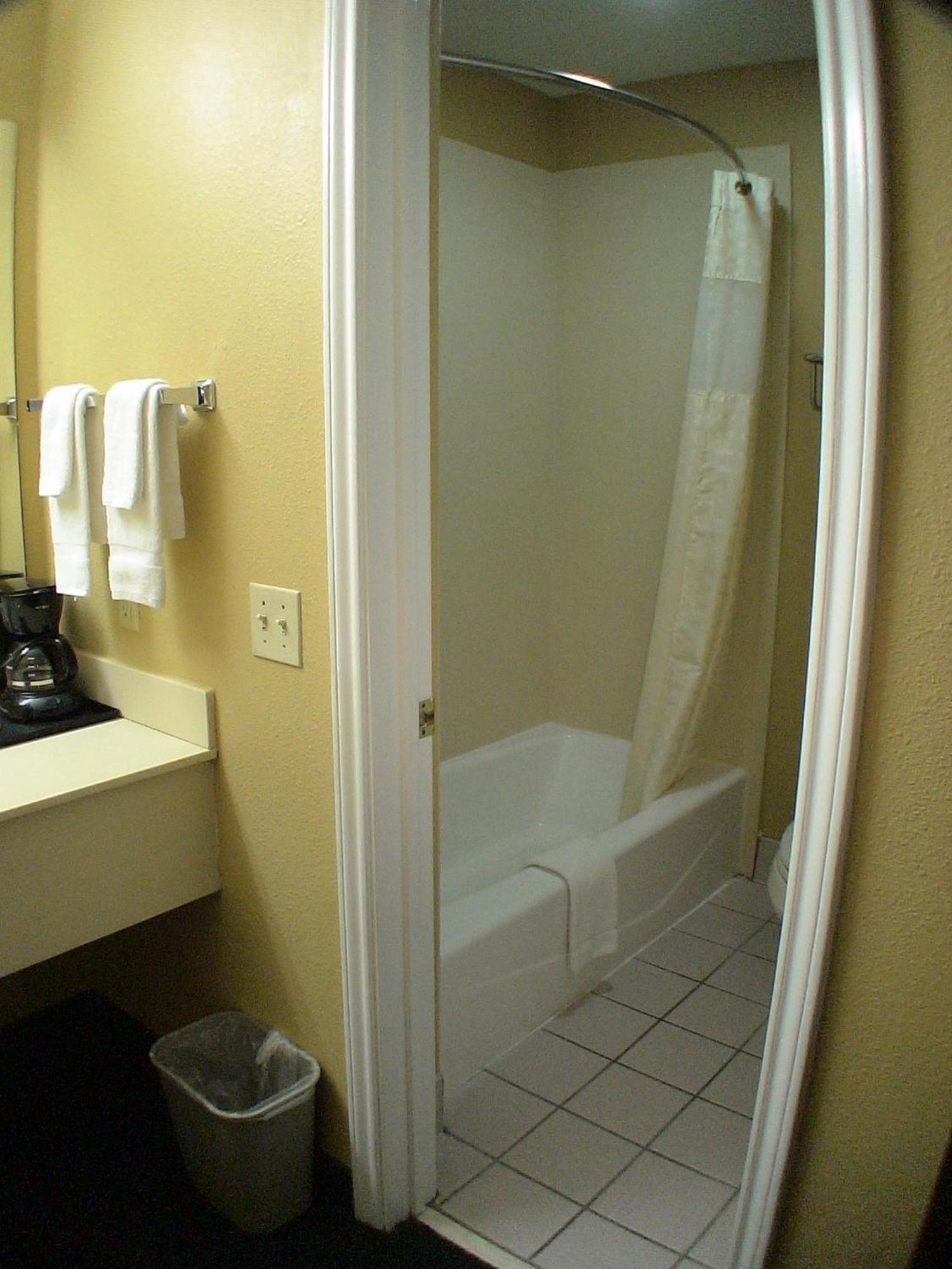 La Grange Executive Inn And Suites Dış mekan fotoğraf